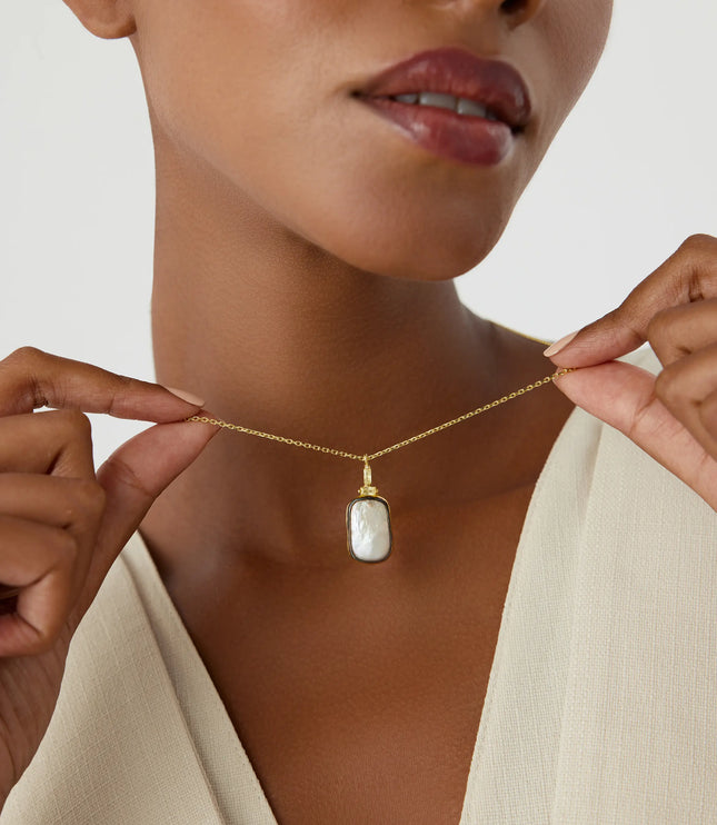 Baroque Pearl and Baguette Diamond Pendant Necklace Dabas Minimalist