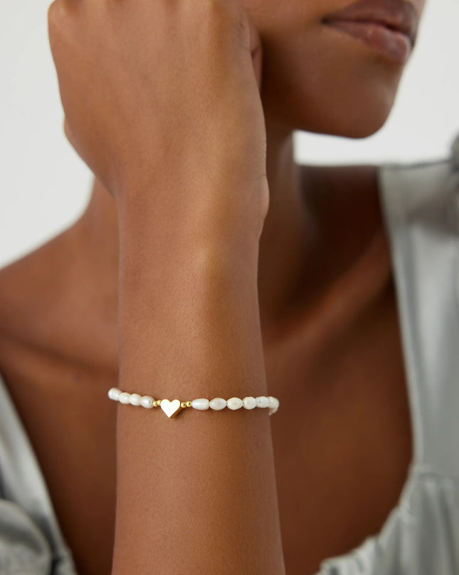 Gold Heart and Freshwater Pearl Bracelet – Elegant 925K Sterling Silver Jewelry Dabas Minimalist