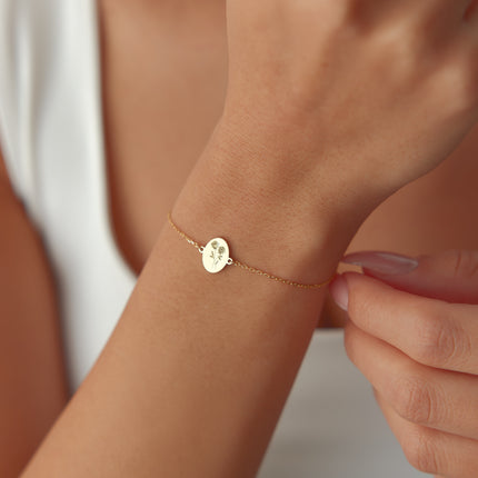 Tiny Birth Flower Bracelet – 18K Gold-Plated Custom Floral Charm Bracelet Dabas Minimalist