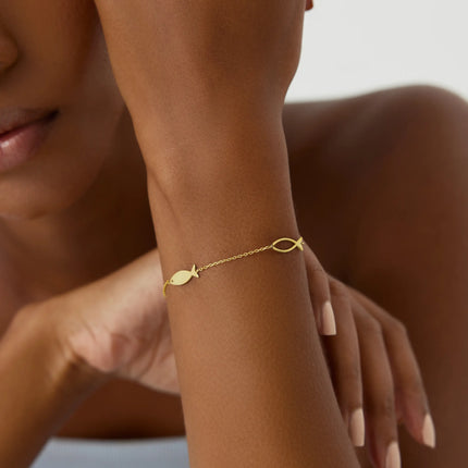 Minimalist Gold Fish Bracelet, 18K Gold-Plated Sterling Silver - Dabas Minimalist
