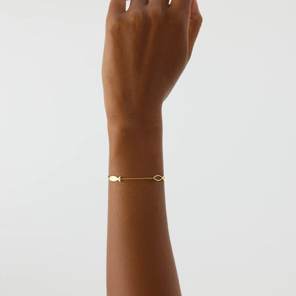 Minimalist Gold Fish Bracelet, 18K Gold-Plated Sterling Silver - Dabas Minimalist