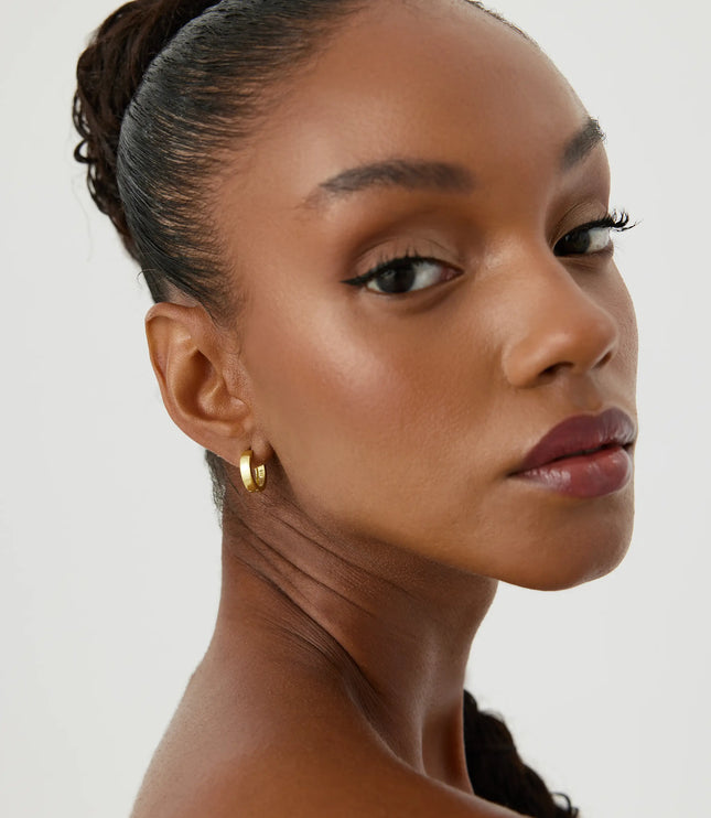 Sleek Gold Huggie Hoop Earrings – 18K Gold-Plated Sterling Silver Minimalist Jewelry - Dabas Minimalist