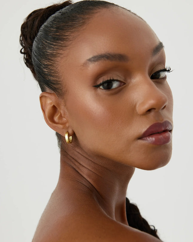 Sleek Gold Huggie Hoop Earrings – 18K Gold-Plated Sterling Silver Minimalist Jewelry - Dabas Minimalist