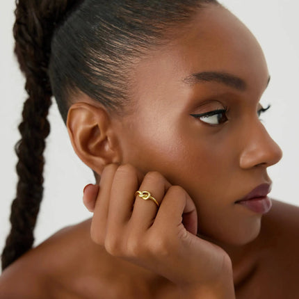 Gold Knot Ring – 18K Gold-Plated Sterling Silver - Dabas Minimalist