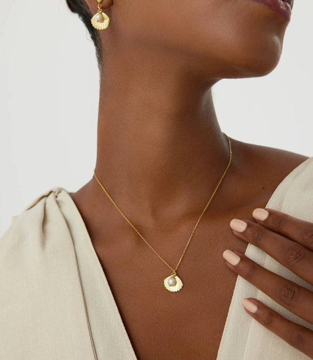 Seashell and Pearl Necklace - 18K Gold-Plated Sterling Silver - Dabas Minimalist