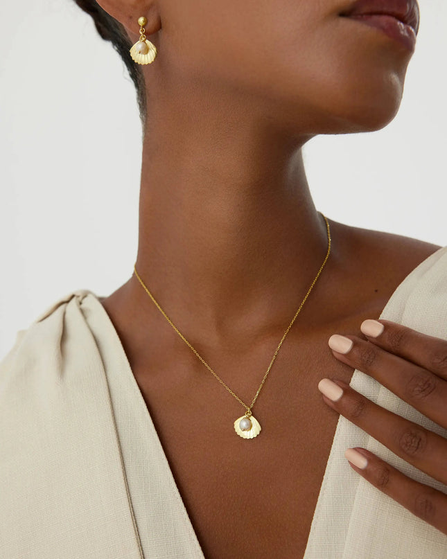 Seashell and Pearl Necklace - 18K Gold-Plated Sterling Silver - Dabas Minimalist