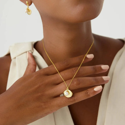 Seashell and Pearl Necklace - 18K Gold-Plated Sterling Silver - Dabas Minimalist