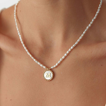 Personalized Mother of Pearl Initial Necklace • Freshwater Pearl Beads • Mother of Pearl Circle Charm • Freshwater Pearl • Gift for Her